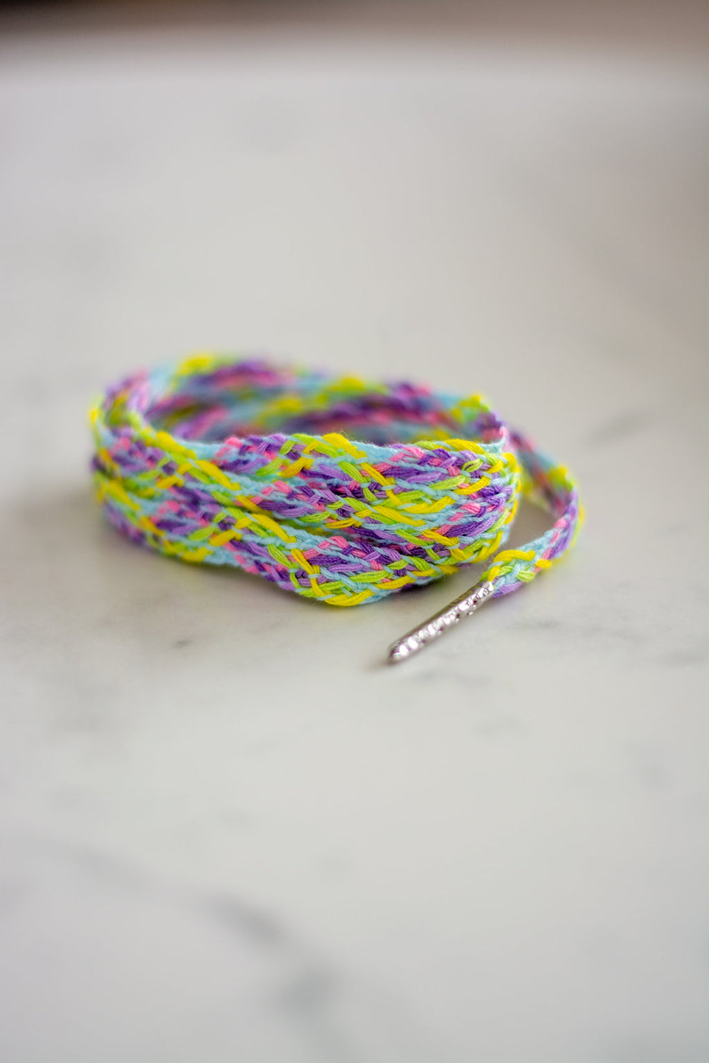 Rainbow Braid - platte geweven veters met verschillende kleuren