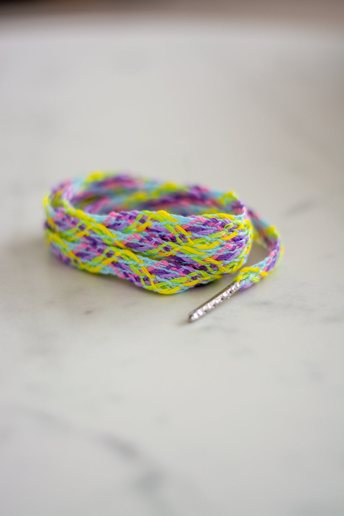 Rainbow Braid - platte geweven veters met verschillende kleuren