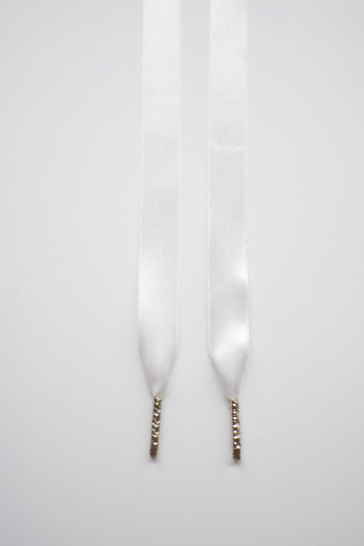 Ice Ribbon – extra brede satijnen veters in wit