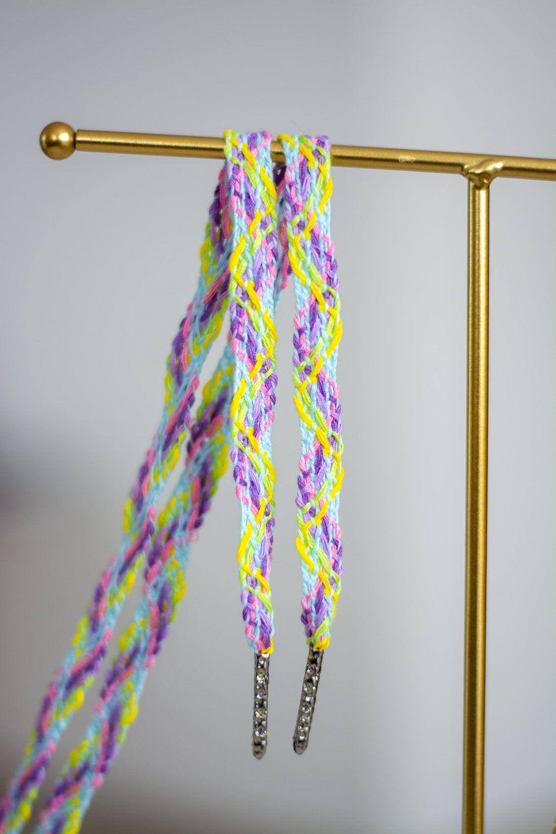 Rainbow Braid - platte geweven veters met verschillende kleuren