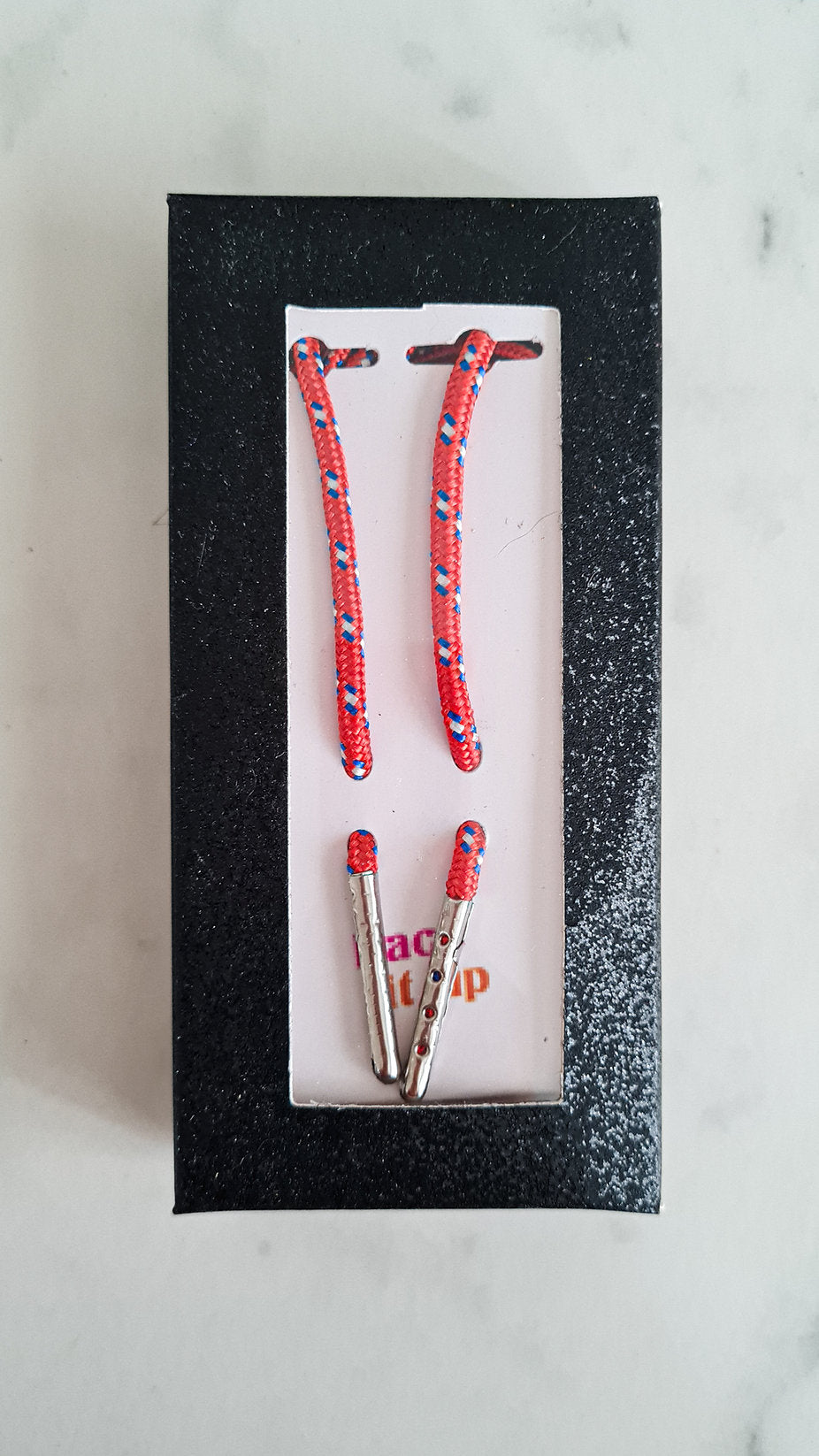 Schoenveters rond - rood met blauwe streepjes