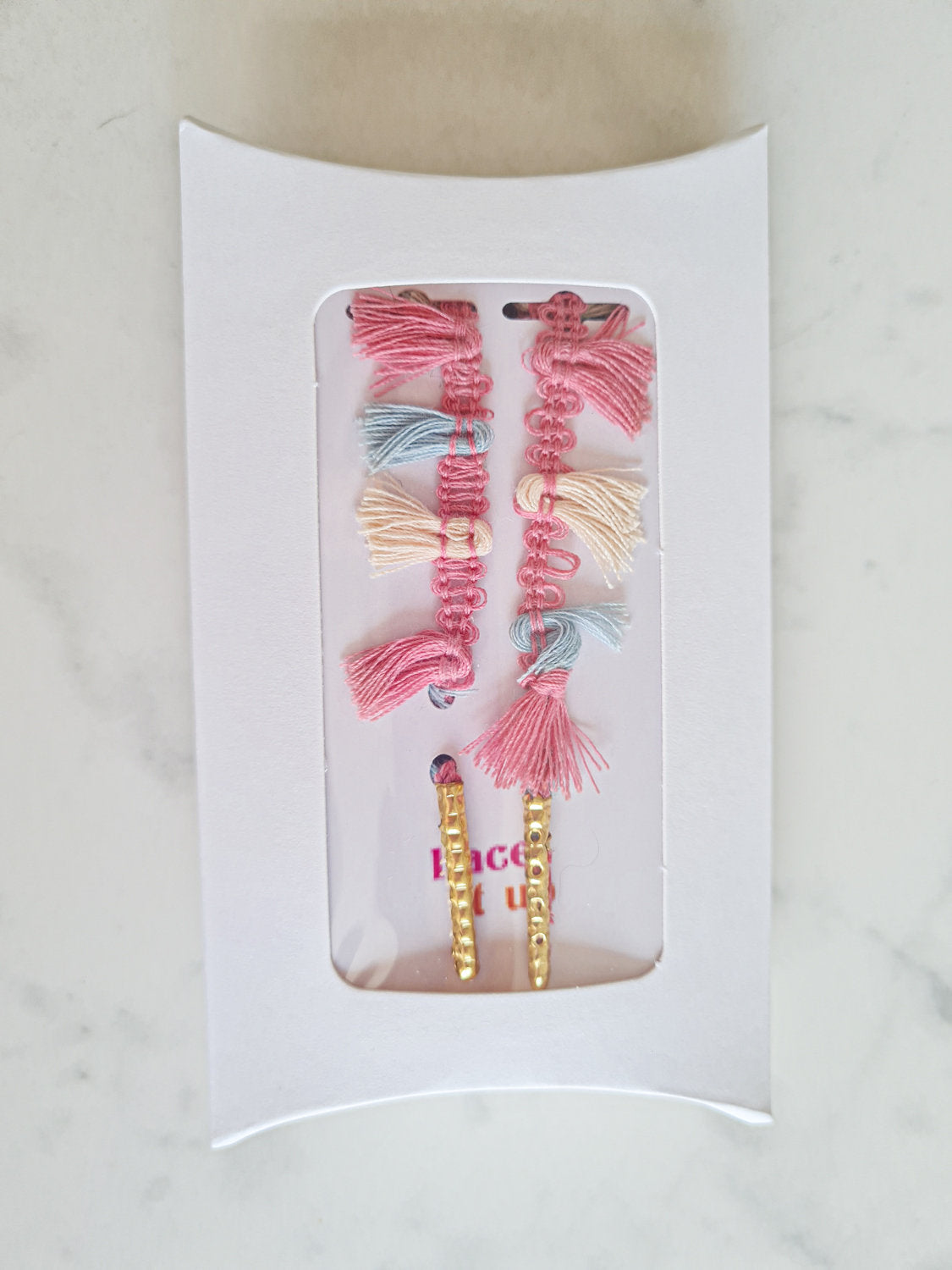 Schoenveters met kwastjes roze-ecru-blauw