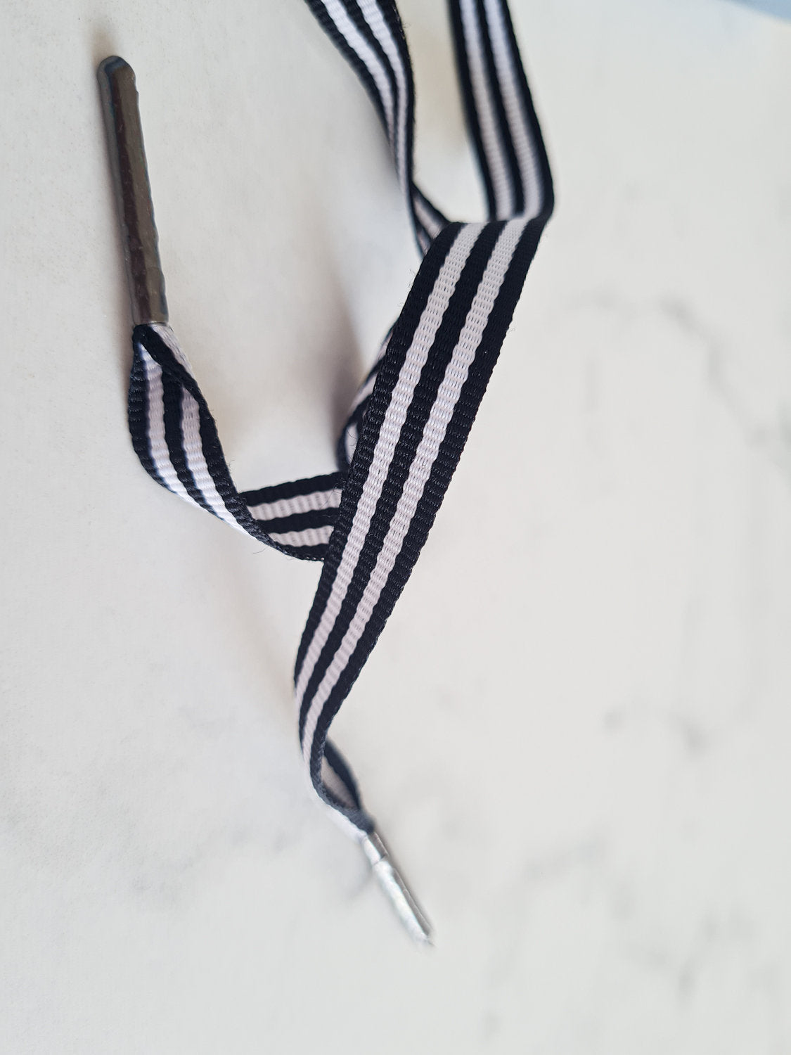 Zebra Steps - Platte veters zwart wit gestreept