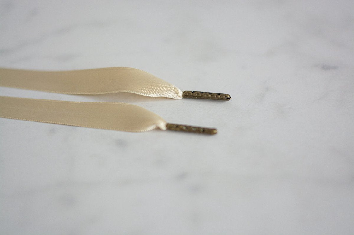 Schoenveters plat satijn luxe - linnen beige breed