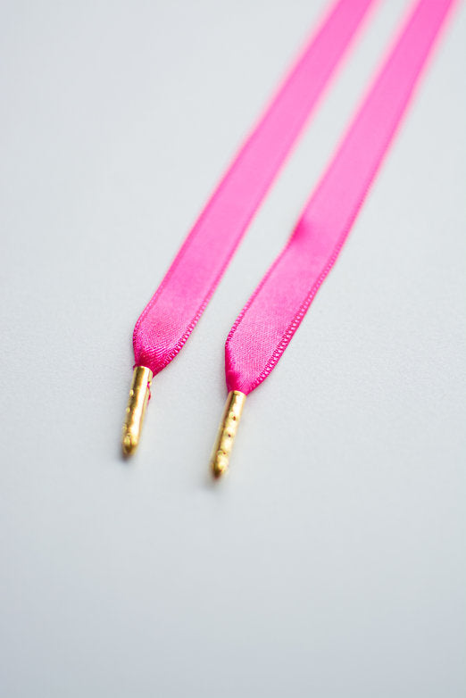 Pink Wink – smalle satijnen sneaker-veters in fuchsia