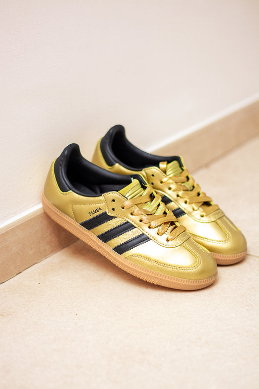 Golden Hour Luxe – platte veters in glanzend goud