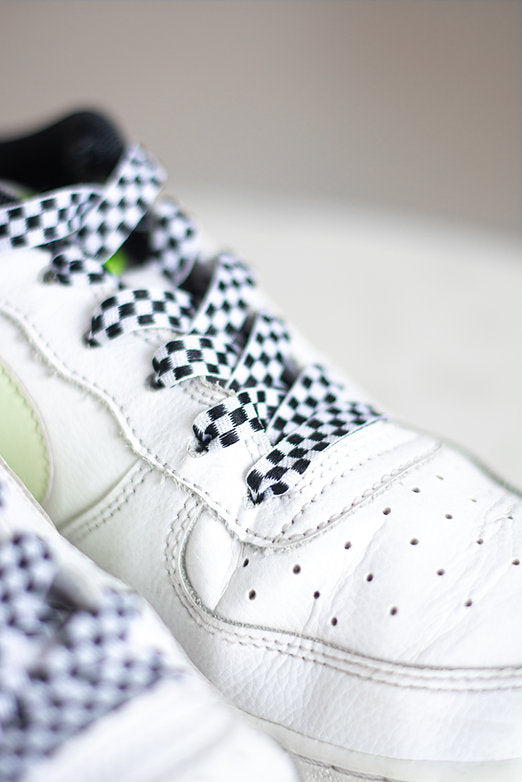 Schoenveters plat - zwart wit geblokt