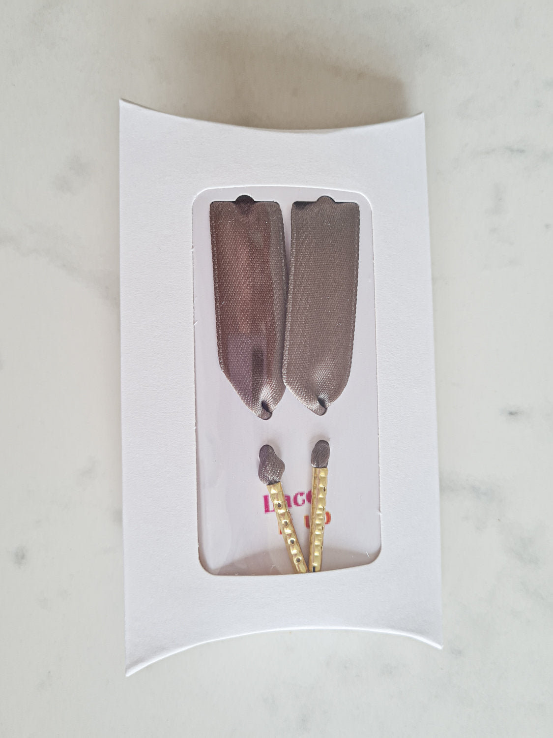 Smoky Silk – satijnen sneaker-veters in donker taupe