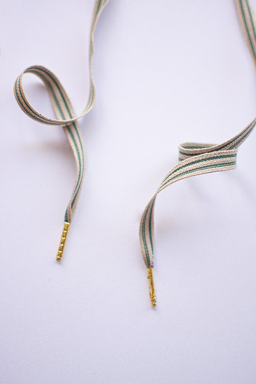 Olive Trail – linnenlook sneaker-veters met groene streep