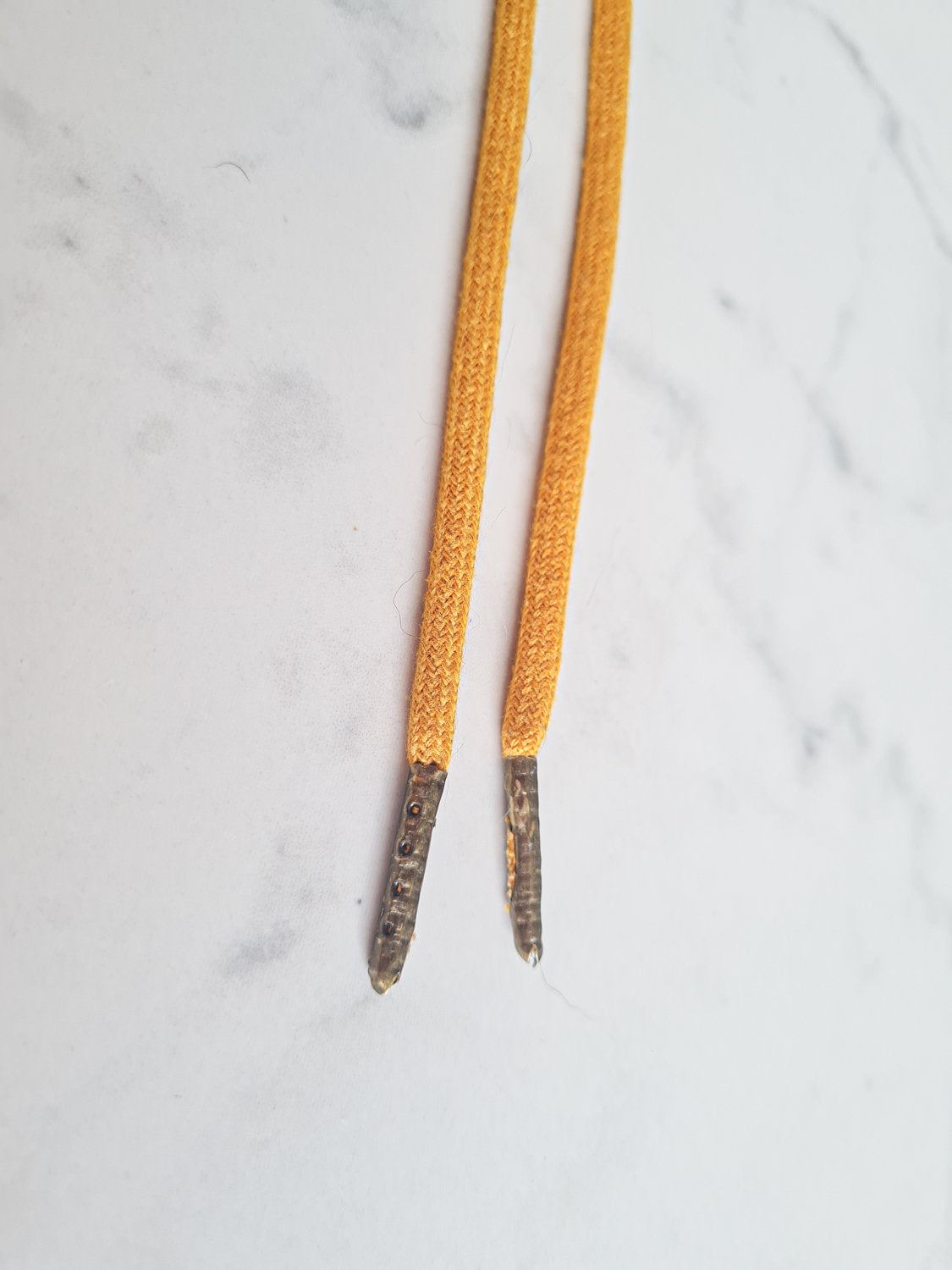 Schoenveters uni rond mosterd geel