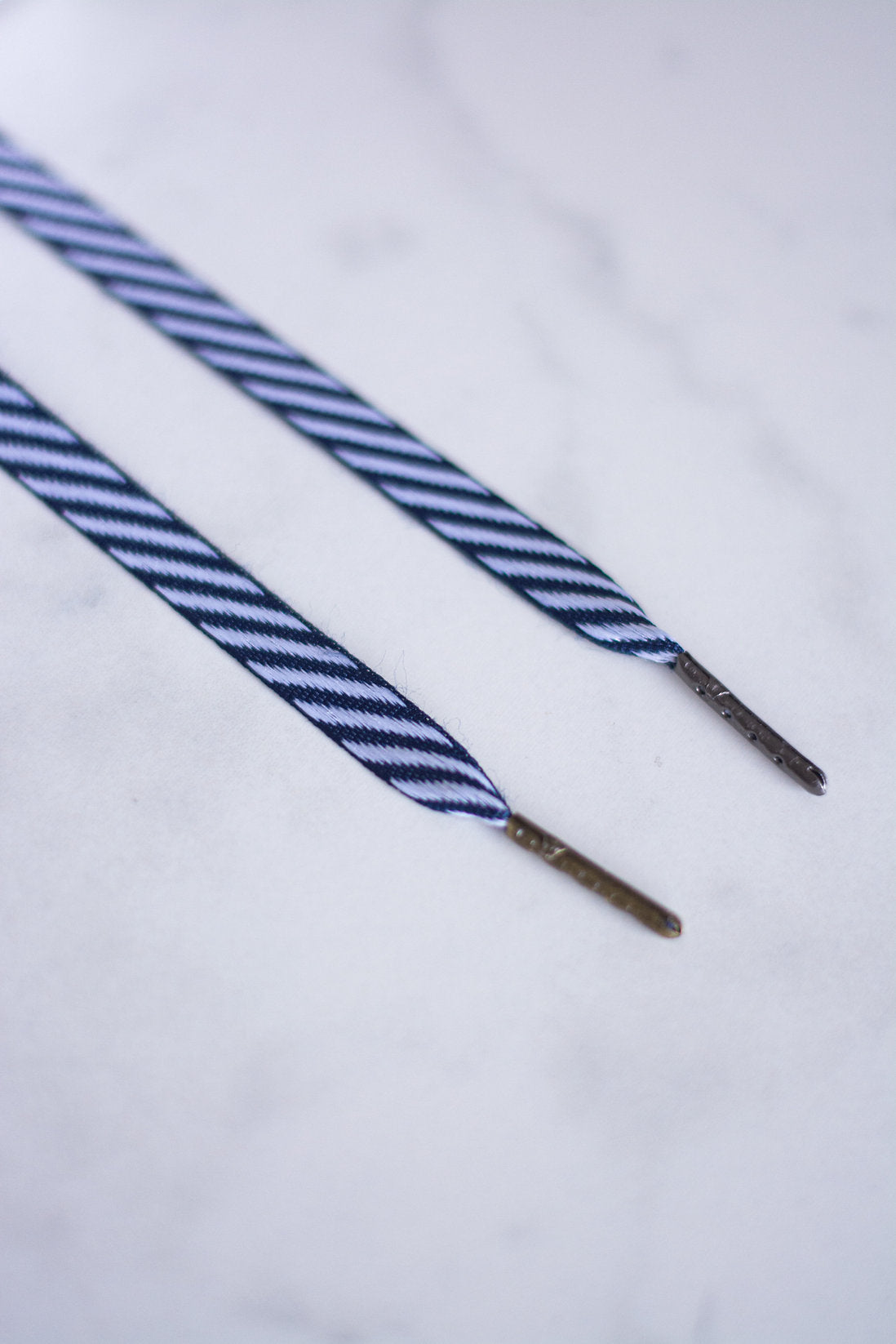 Zebra Shadow - zwart-wit gestreepte veters