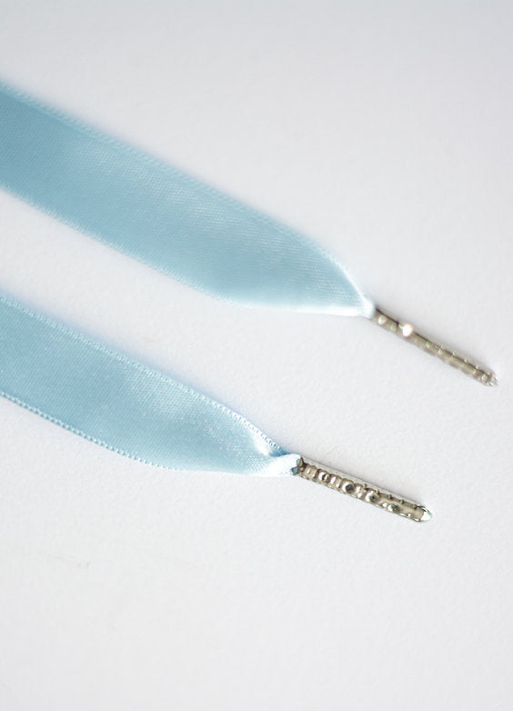 Schoenveters plat satijn luxe - baby blauw breed