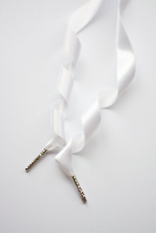 Ice Ribbon – extra brede satijnen veters in wit