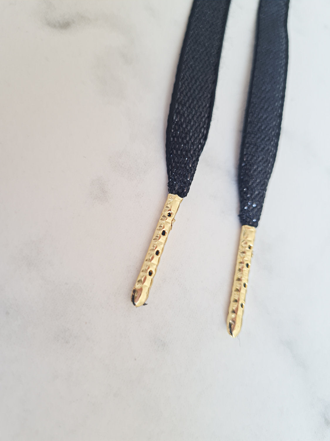 Midnight Spark – zwarte metallic sneaker-veters