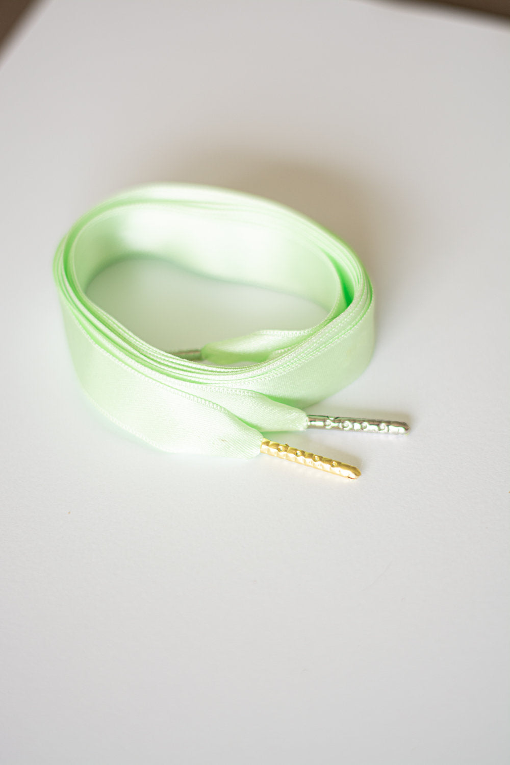 Schoenveters plat satijn luxe - pistache groen breed