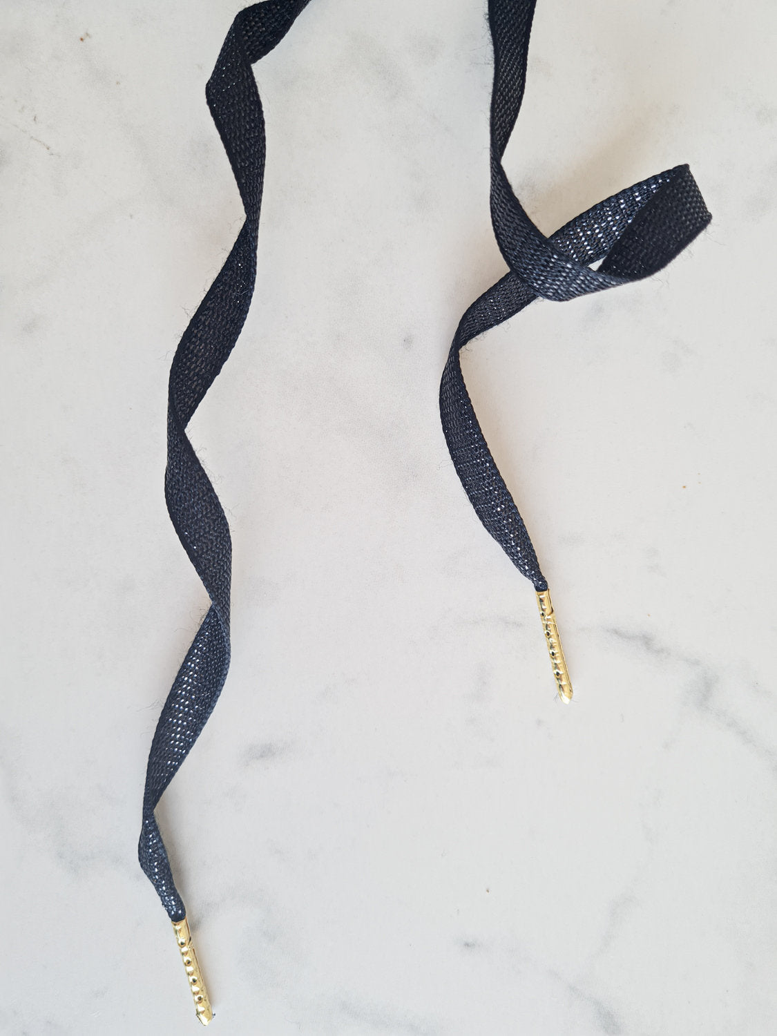 Midnight Spark – zwarte metallic sneaker-veters