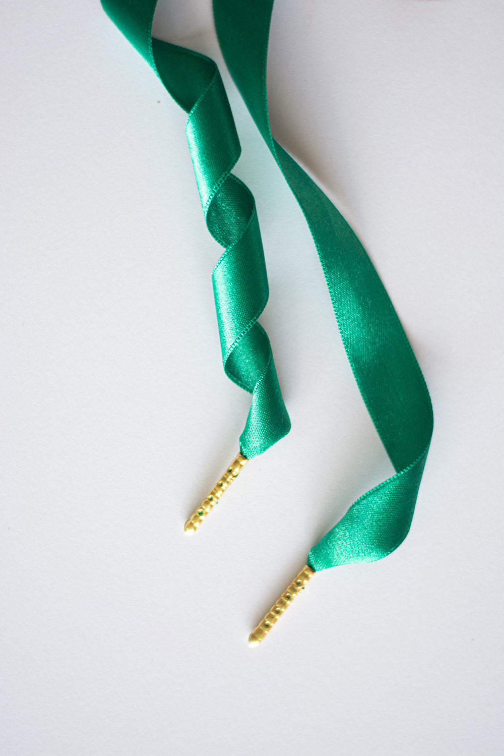 Schoenveters plat satijn luxe - smaragd groen breed
