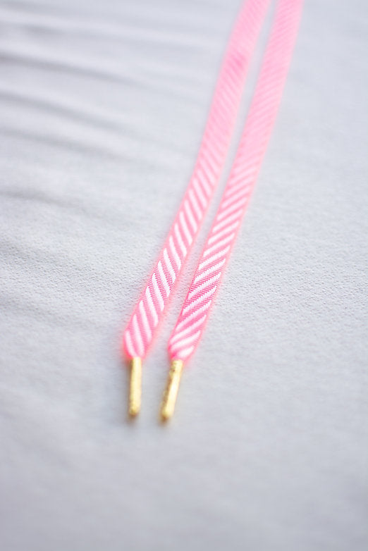 Candy Crush – platte veters fuchsia streepjes