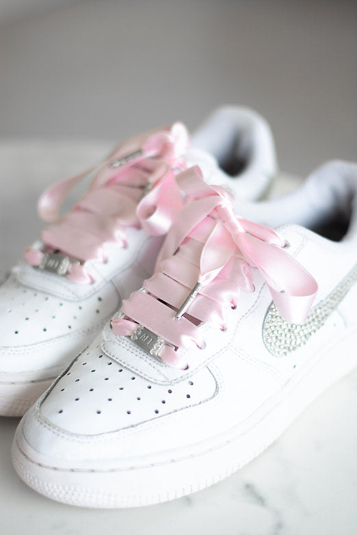 Blush Bloom – platte satijnen veters lichtroze