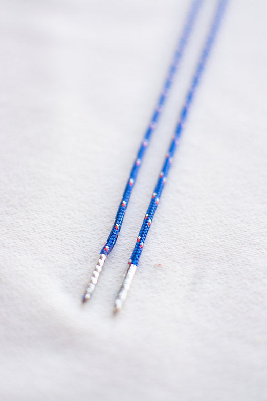 Schoenveters rond - blauw met rode stipjes