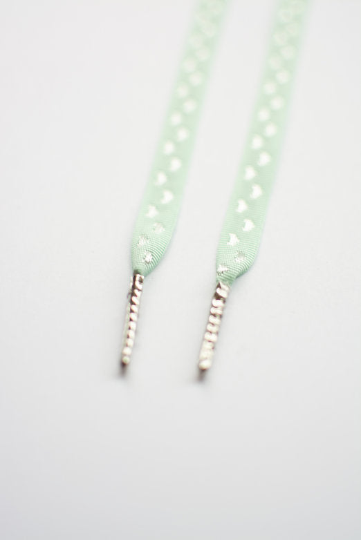 Schoenveters plat - mint groen met zilveren hartjes