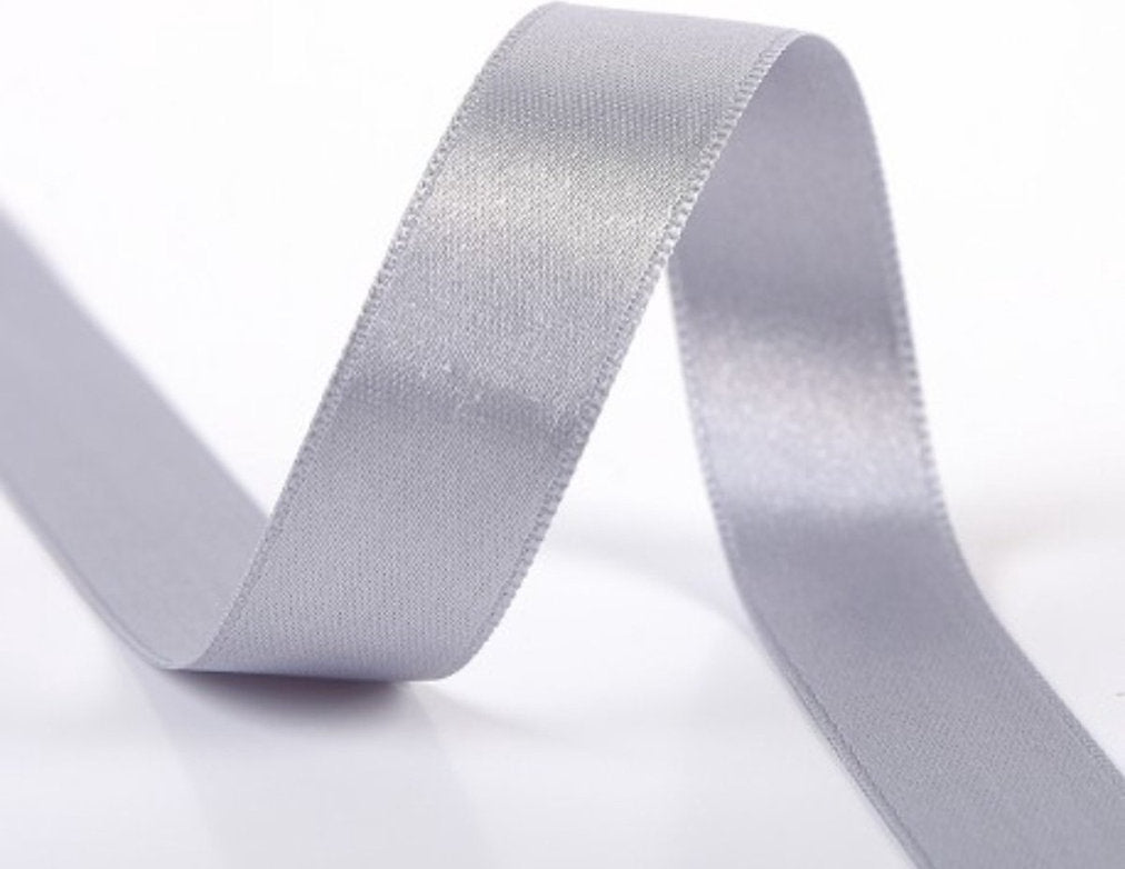 Schoenveters plat satijn luxe - grijs breed