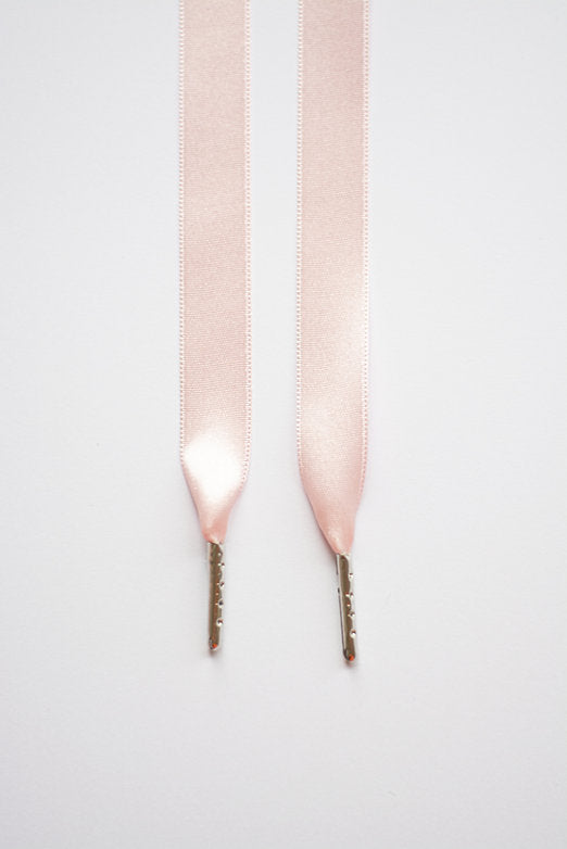 Blush Bloom – platte satijnen veters lichtroze