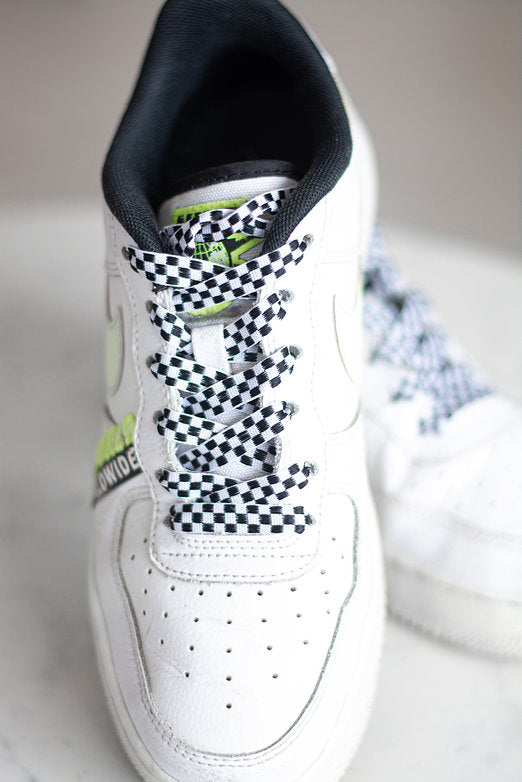 Schoenveters plat - zwart wit geblokt