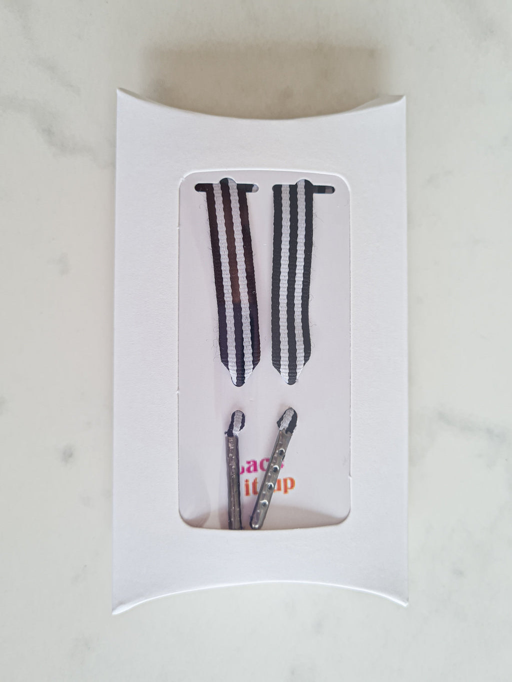 Zebra Steps - Platte veters zwart wit gestreept