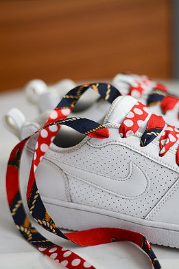 Red scarf - Rode platte schoenveters met sjaalprint