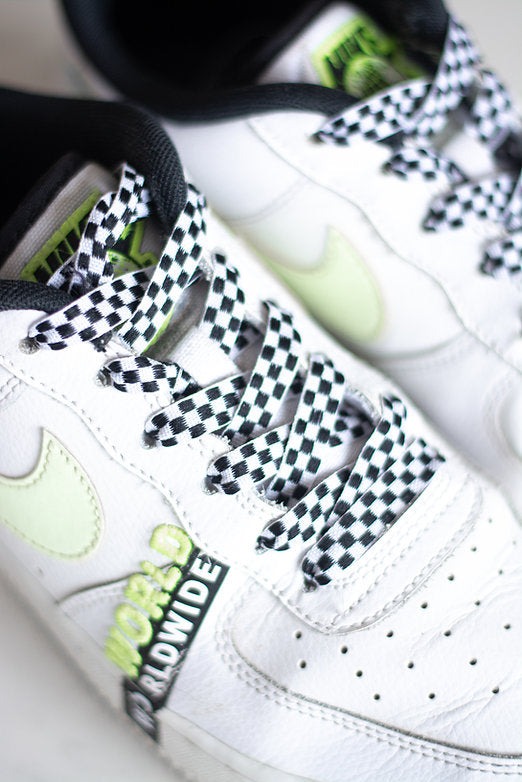 Schoenveters plat - zwart wit geblokt