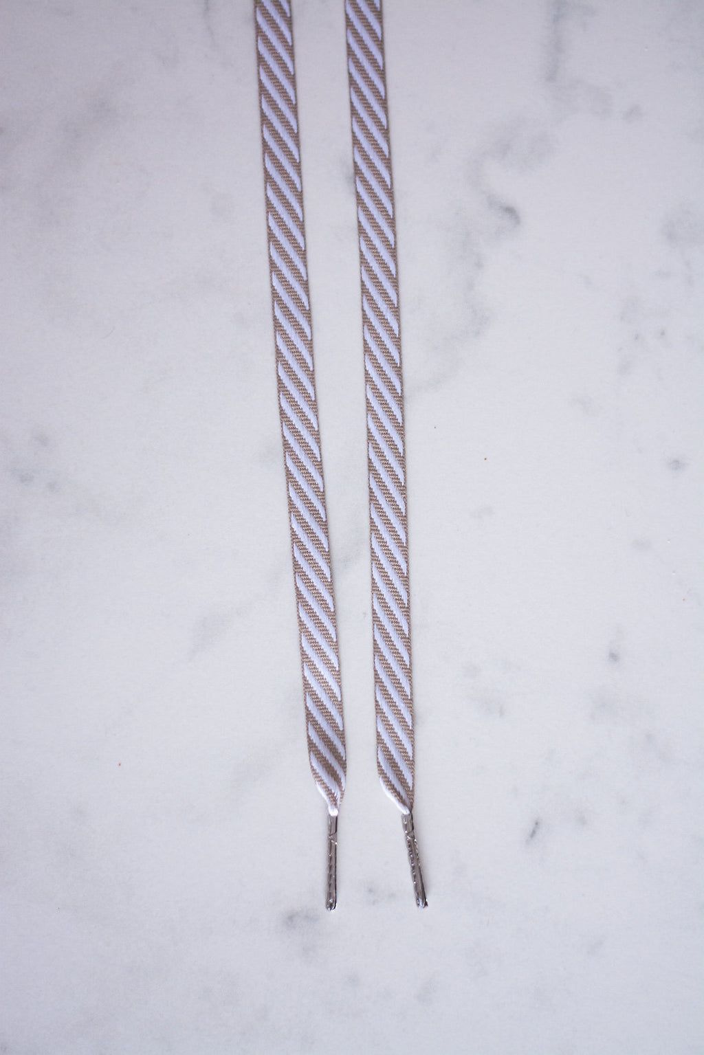 Sand Dune - gestreepte veters beige wit