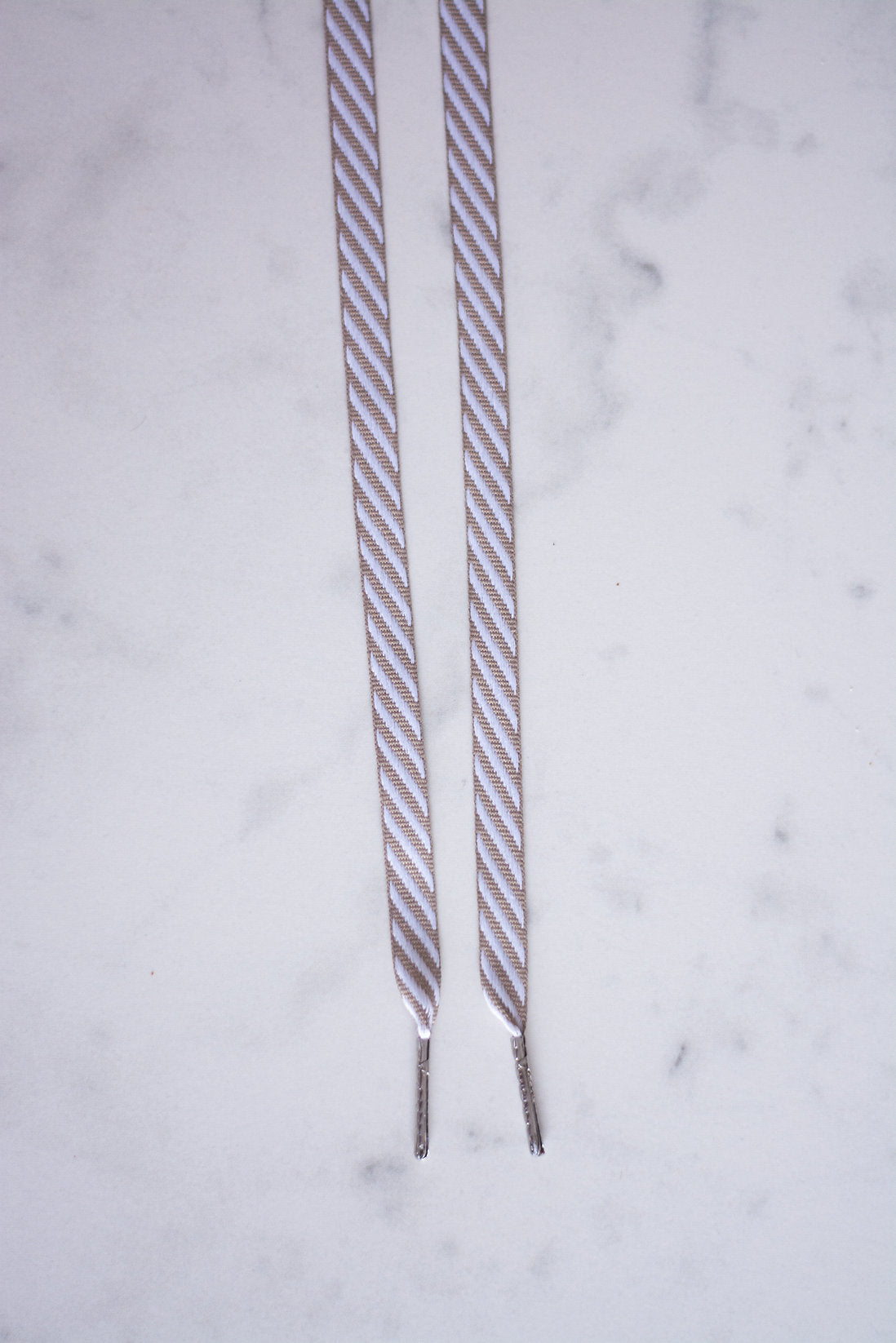 Sand Dune - gestreepte veters beige wit