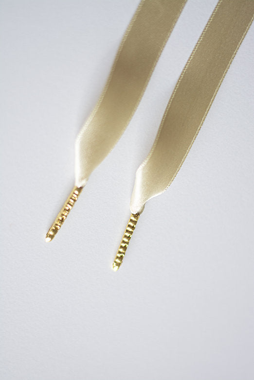 Schoenveters plat satijn luxe - champagne beige breed
