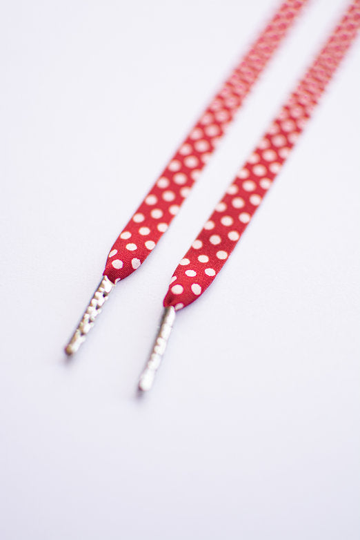 Schoenveters plat - rood met witte polka dots
