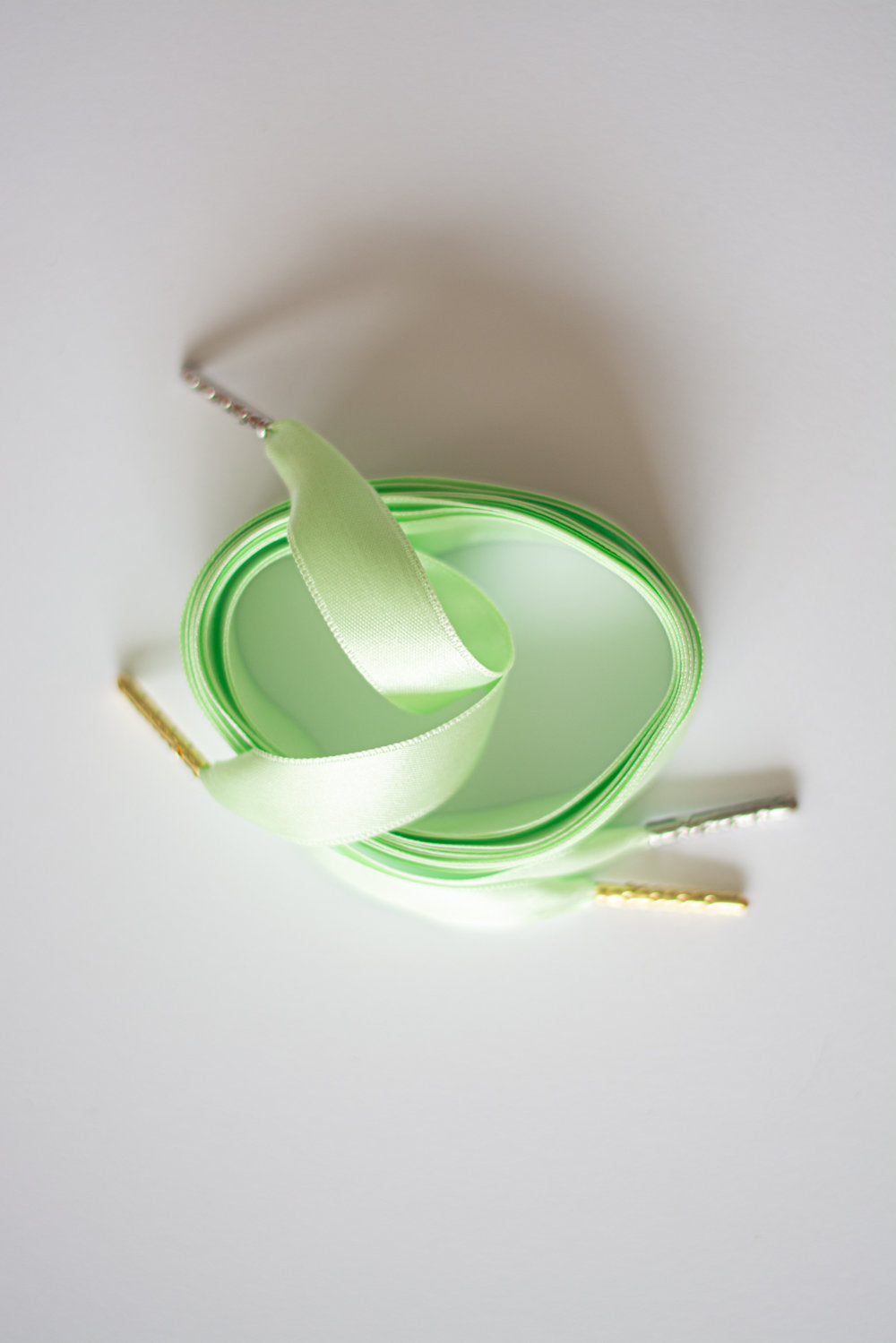 Schoenveters plat satijn luxe - pistache groen breed