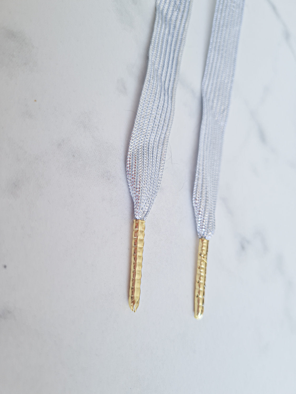 Schoenveters plat zilver glanzend