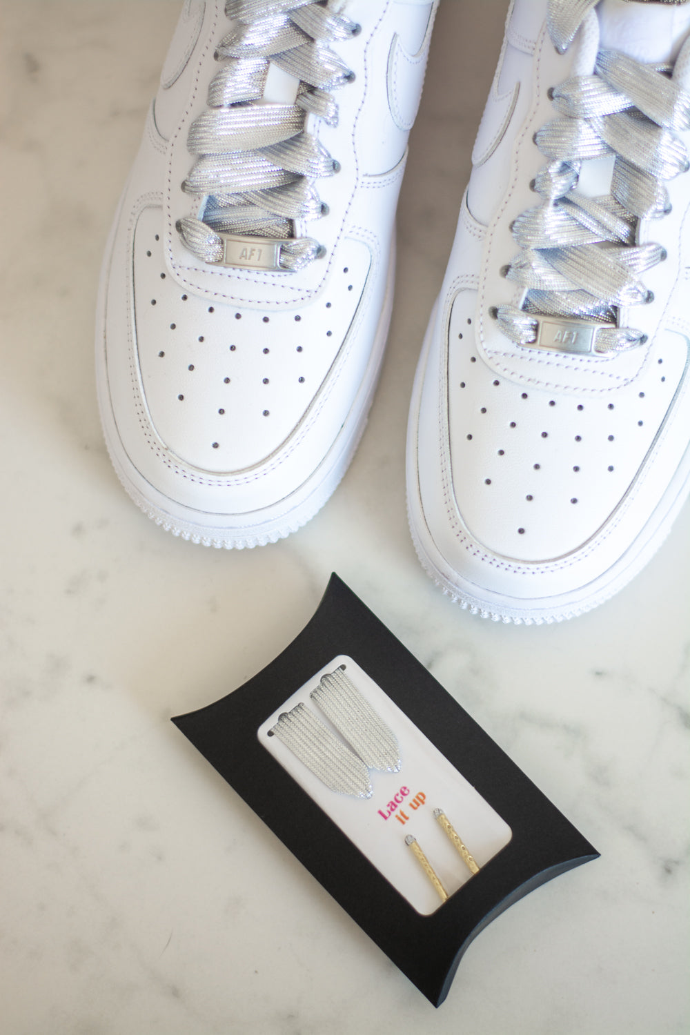 Schoenveters plat zilver glanzend